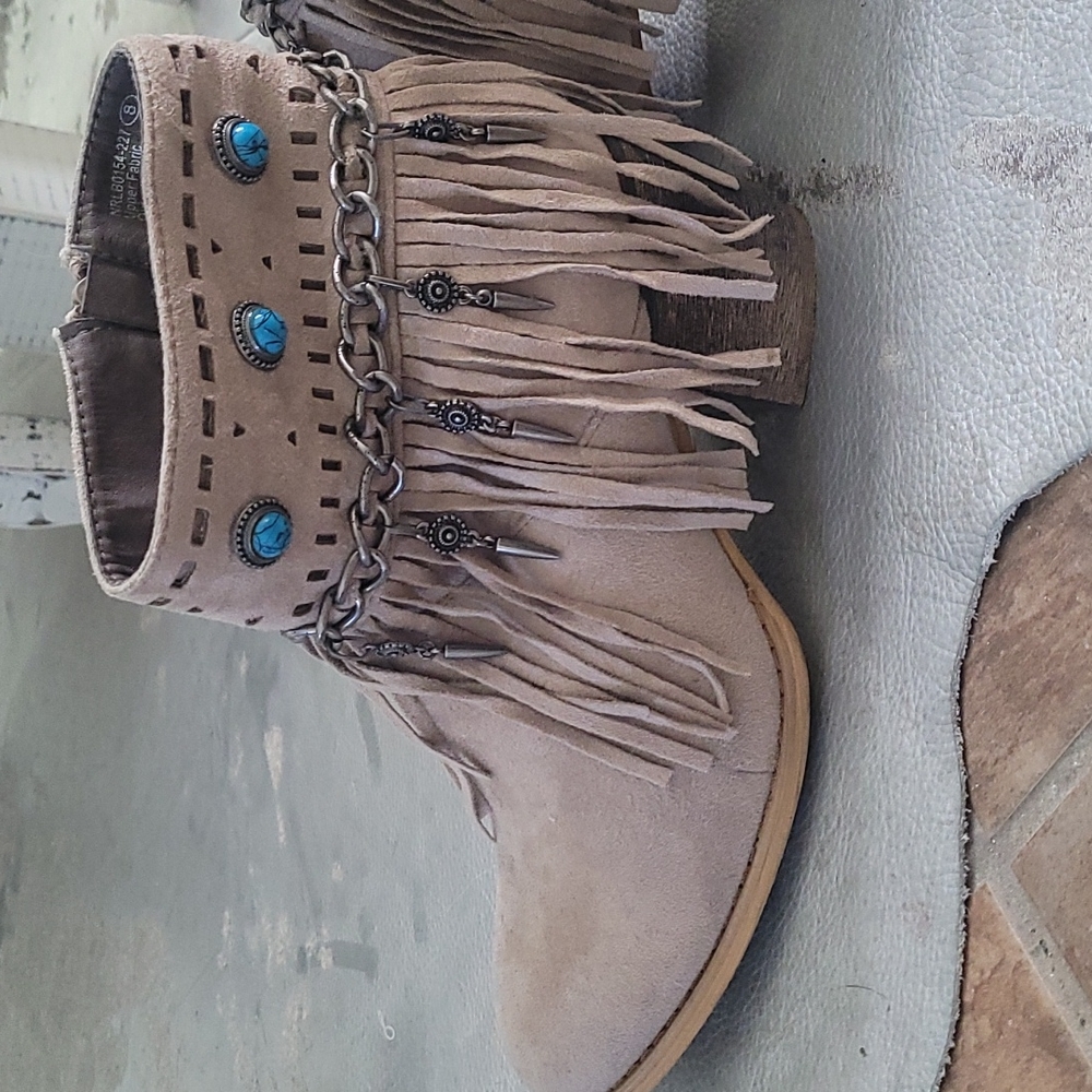 Not Rated size 8 tan boots